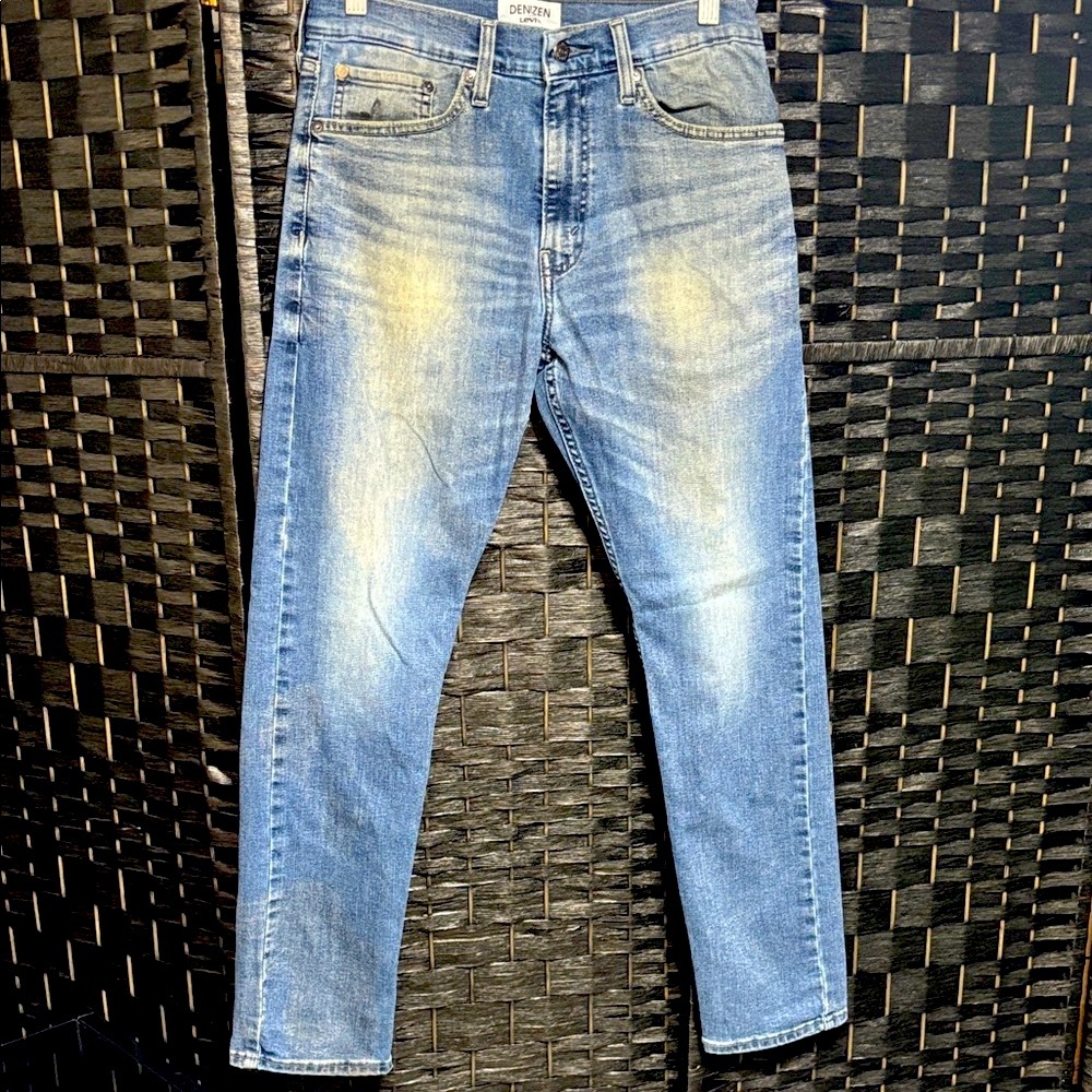 Denizen from Levi's Men's Faded Blue Straight Jeans